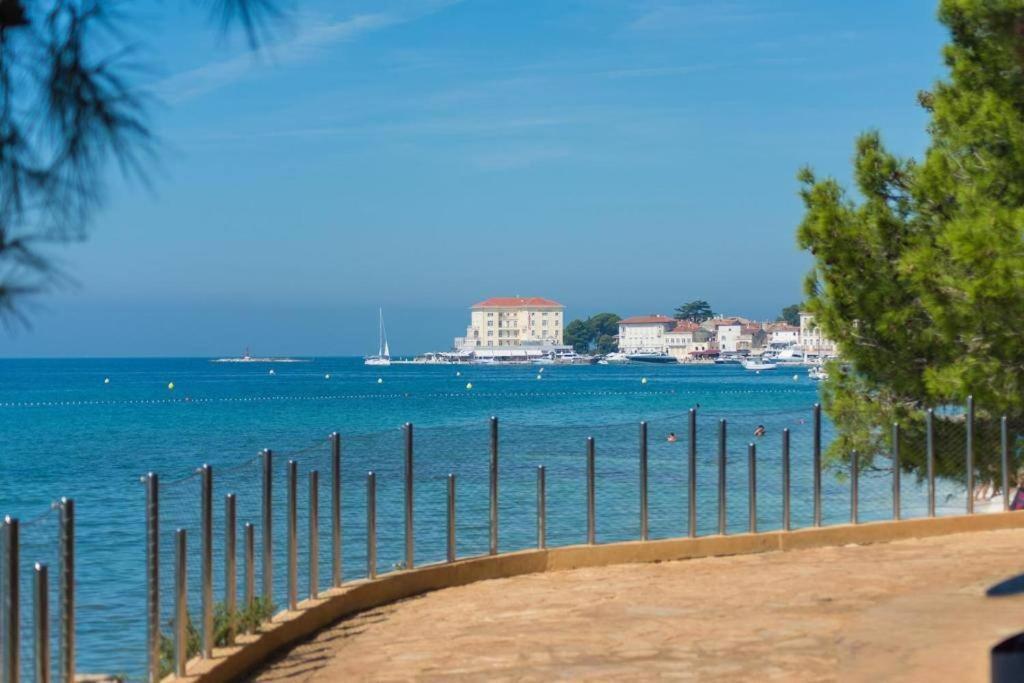 House Aves 1 Apartman Kaštelir Kültér fotó