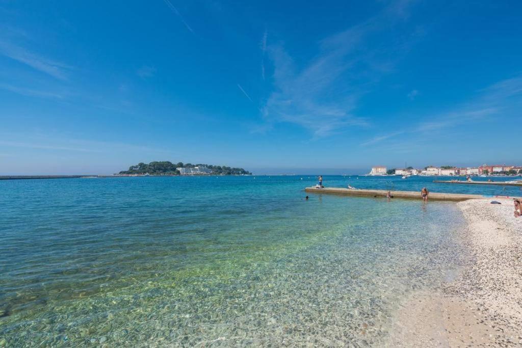 House Aves 1 Apartman Kaštelir Kültér fotó