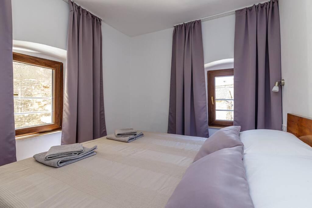 House Aves 1 Apartman Kaštelir Kültér fotó